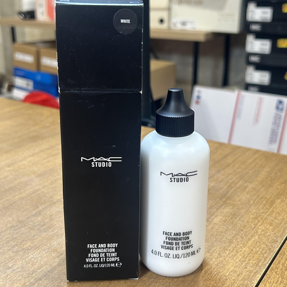 MAC Studio Face And Body Foundation White 4oz 120ml Liquid Makeup Women - Picture 1 of 3